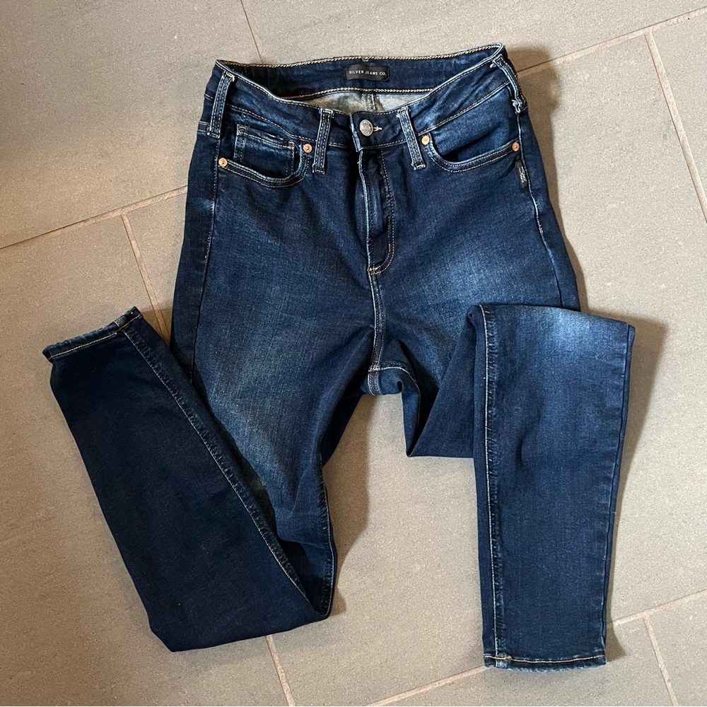 SOLD ~ Silver Infinite Skinny Jean 29" (Dark Indigo) - Sz M